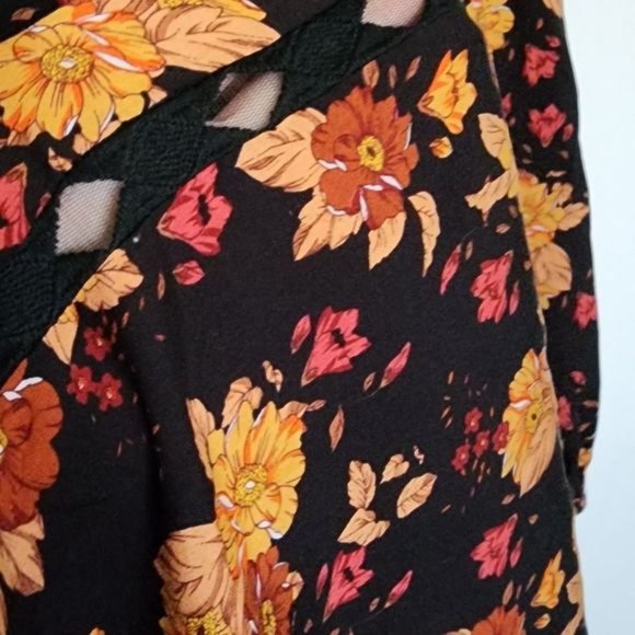 Black floral long laced dress never worn - Picture 2 of 5